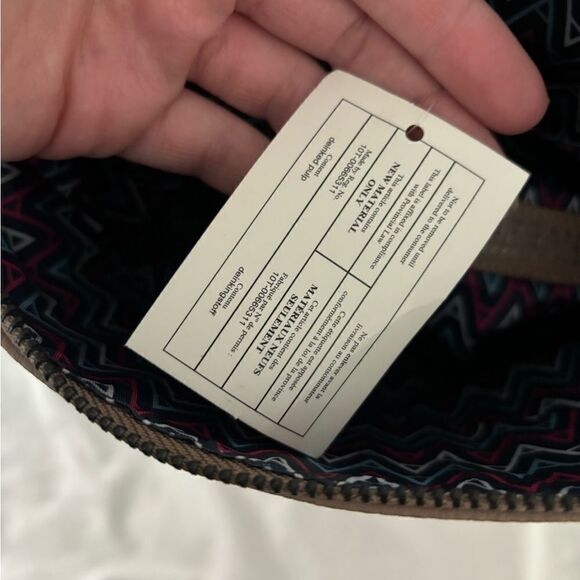 Urban Expressions Crossbody with Studded Design & Chain Strap - Picture 8 of 9